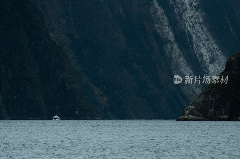 新西兰米佛峡湾Milford Sound