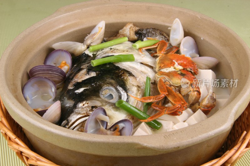 砂锅海鲜鱼头豆腐煲