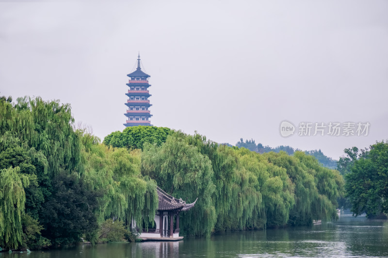 晴朗的午后，眺望扬州大明寺栖灵塔风景