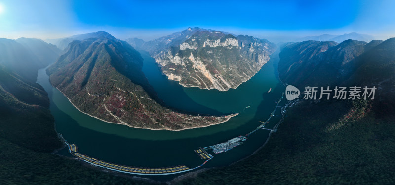 长江三峡巫峡红叶