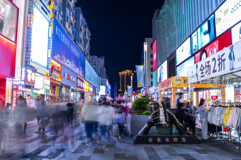 青岛台东步行街夜景夜晚延时