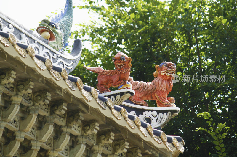 潮汕古建筑屋顶独特造型的特写