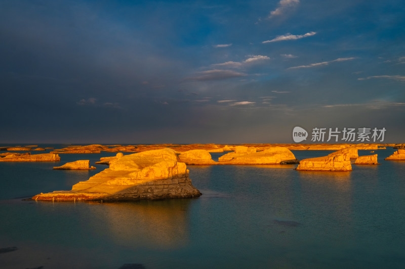 青海水上雅丹