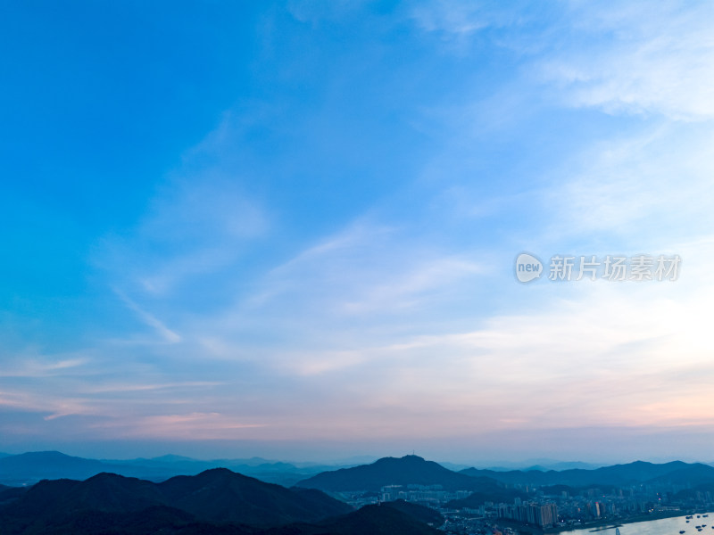 肇庆城市夕阳晚霞航拍图