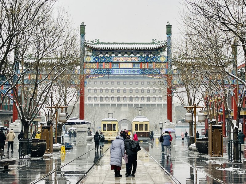 雪后的北京前门大街风光
