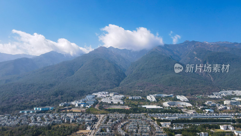 苍山脚下大理大学航拍全景