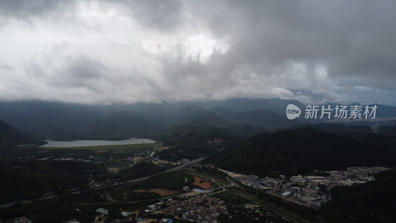 航拍广东省东莞市清溪镇风雨欲来城市风光