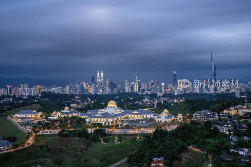 马来西亚吉隆坡城市景观与皇宫壮丽景色