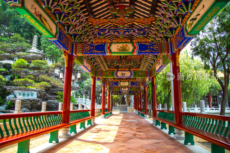 中式彩绘长廊景观