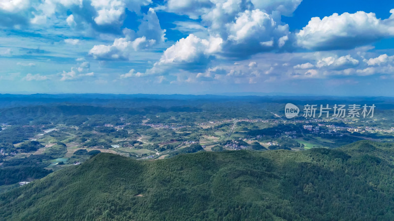 丘陵山川农田山脉航拍图