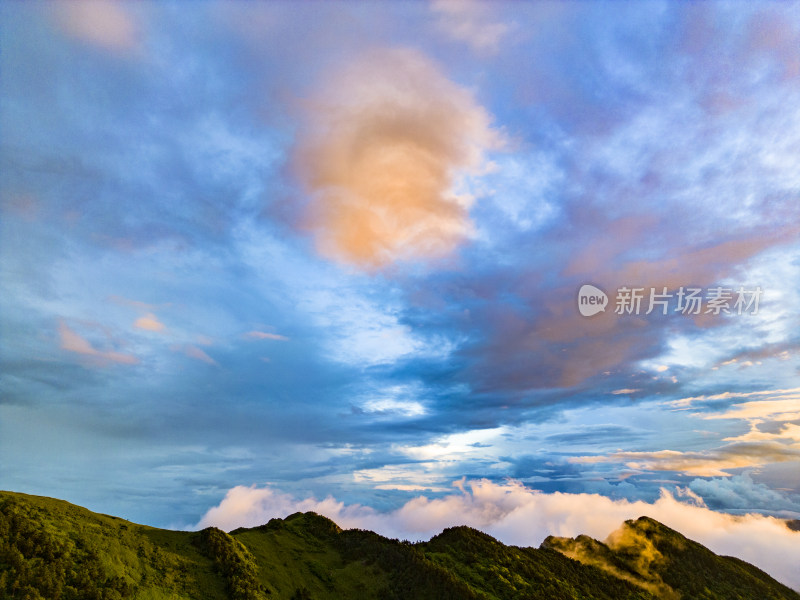 高山云海自然风光航拍摄影图