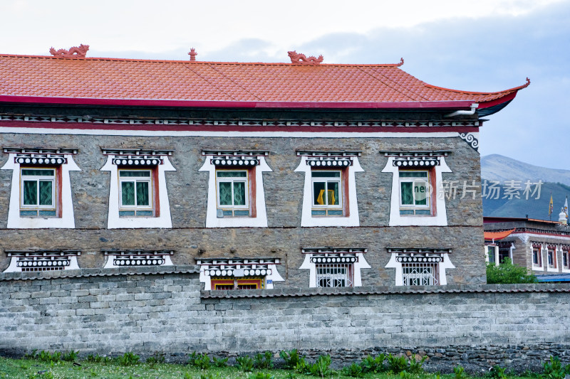 四川甘孜康定市新都桥镇的藏族民居建筑