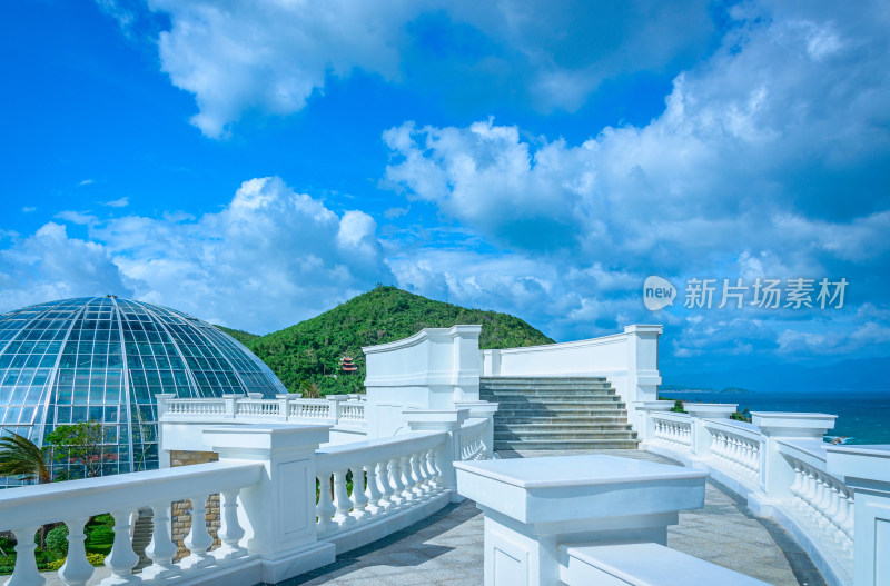 越南芽庄珍珠岛游乐园白色欧式建筑
