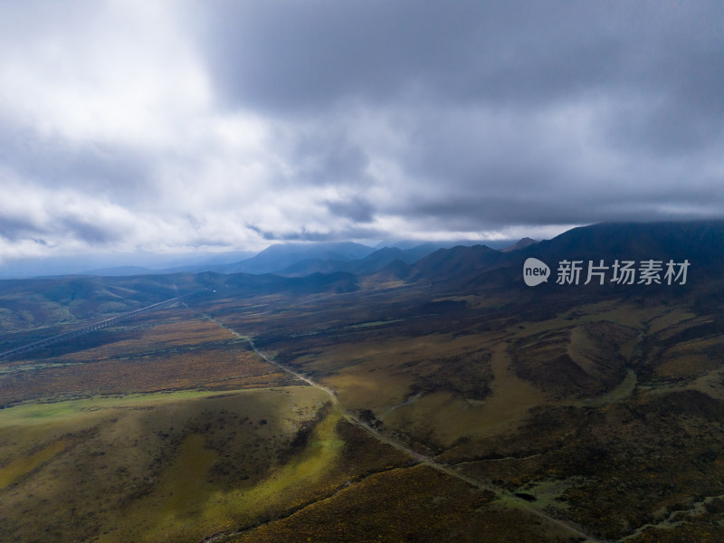 祁连山山脉航拍图