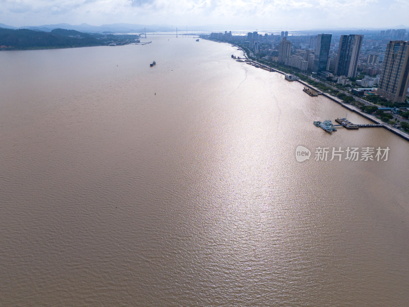 广东汕头城市建设河流航拍图