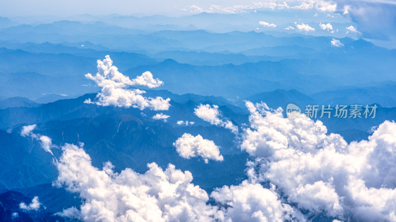 飞机上拍摄的甘南藏族自治州舟曲县的群山