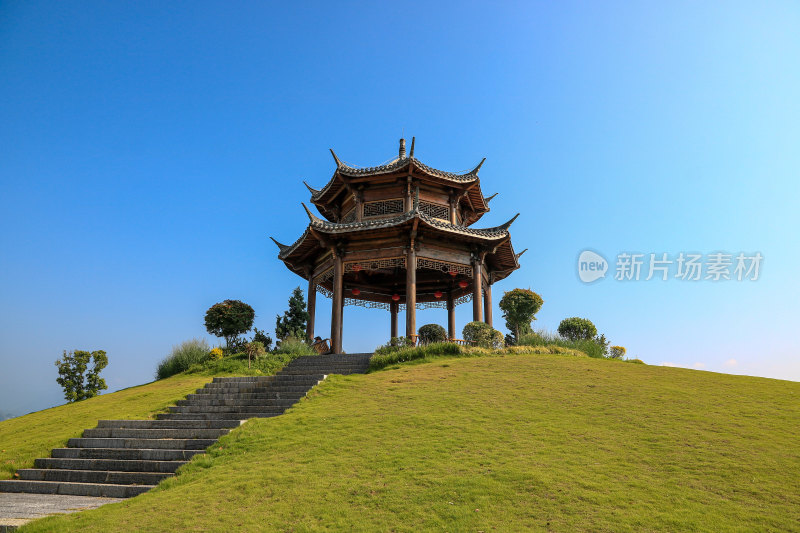 湖北秭归木鱼岛天问公园天问阁，亭台楼阁