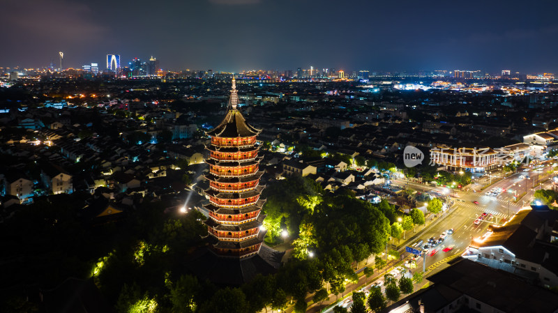 江苏城市苏州姑苏区北寺塔夜景航拍市区街道