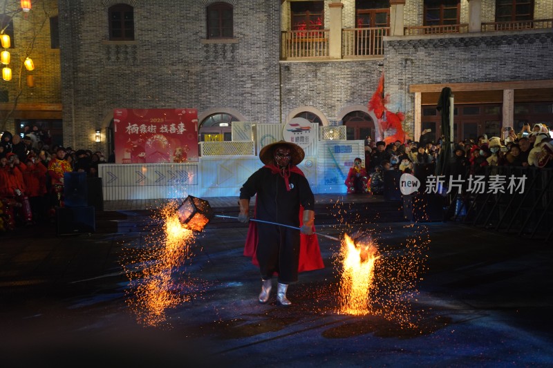 威海市环翠区栖霞街蛇年春节火壶表演