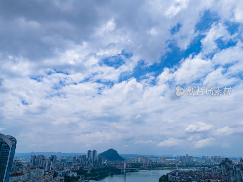 柳州城市建设蓝天白云航拍图