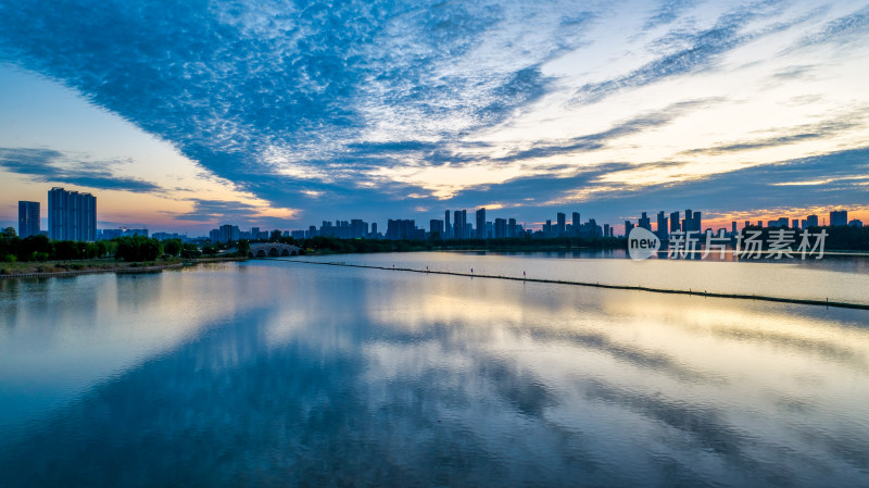 湖北武汉金银湖晚霞景色