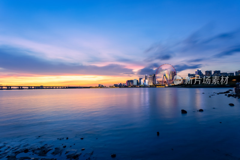 深圳欢乐港湾摩天轮夜景