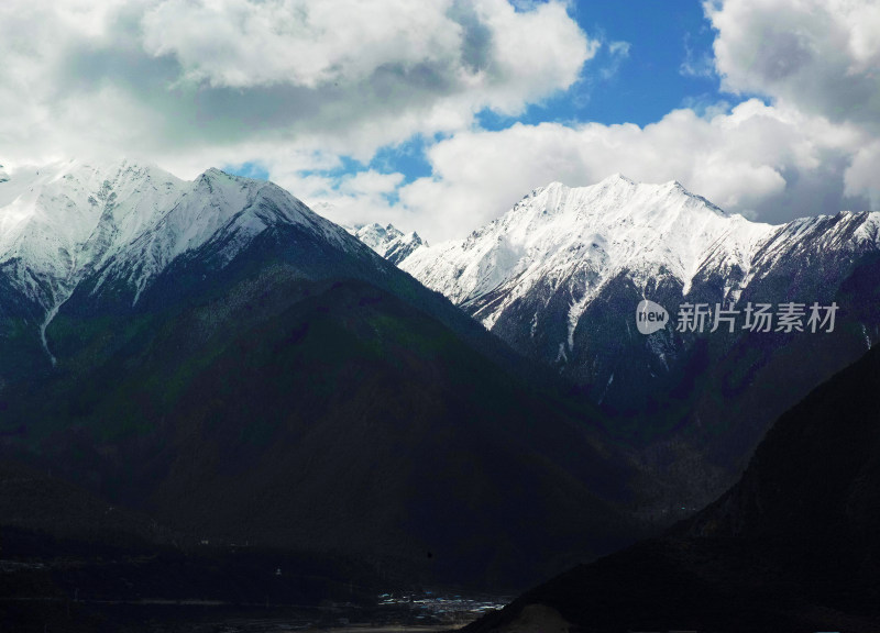 威威雪山