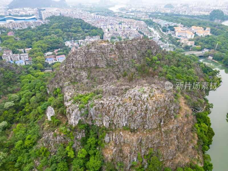 广西桂林西湖公园奇山山石航拍图