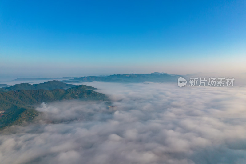 云层之上云海蓝天白云山川航拍摄影图