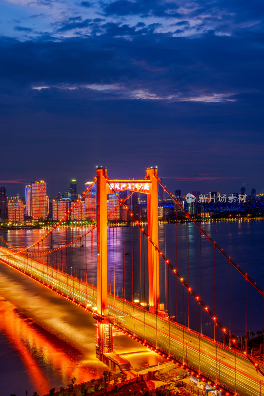 武汉夏季鹦鹉洲长江大桥城市夜景风光