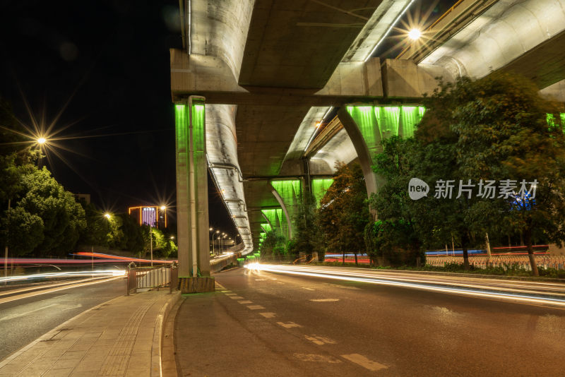 慢门拍摄城市夜景车流