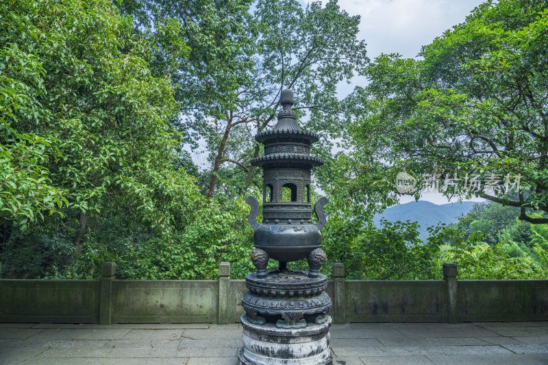 杭州飞来峰韬光寺古建筑风景