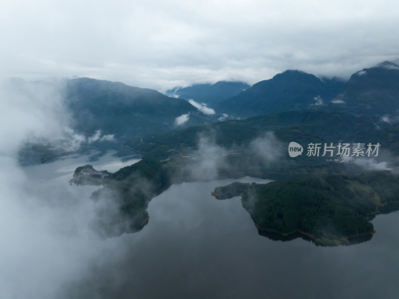 航拍四川眉山雅女湖风景