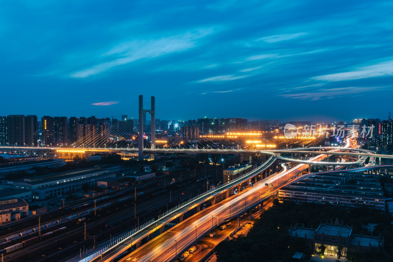 郑州农业路大桥夜景风光