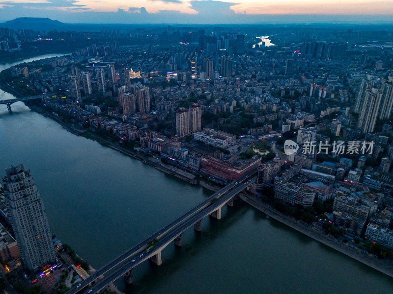 航拍泸州清晨日出城市风光摄影图