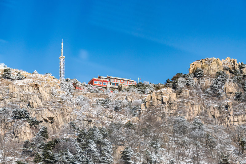 山东泰安泰山风景区雪景自然景观