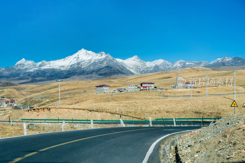 川西高原雪山