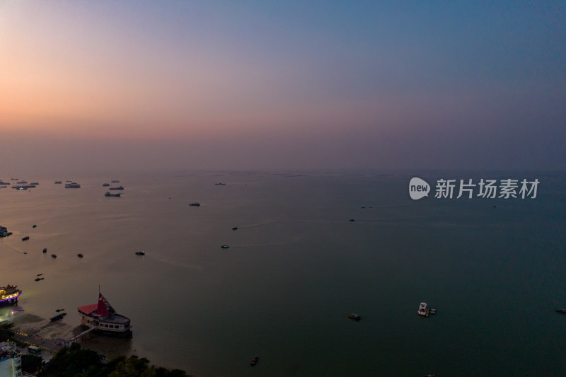 广西北海夜幕降临晚霞夕阳航拍摄影图