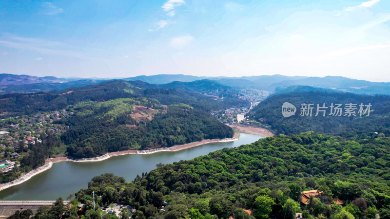 青山绿水大山水库航拍摄影图