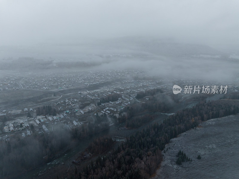 航拍新疆阿勒泰禾木村雪景