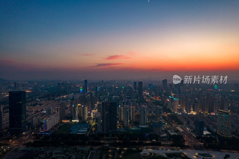 山东日照城市夜幕降临夜景灯光晚霞航拍