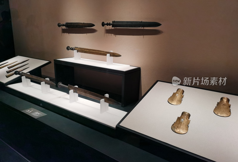 四川博物院展厅 青铜器 陶器 出土文物