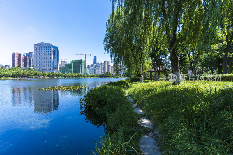 武汉武昌区内沙湖公园风景