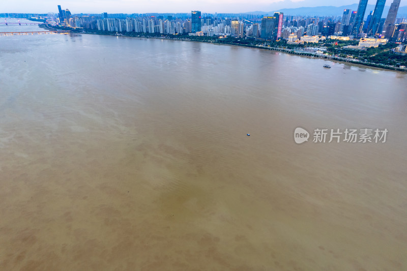 江西南昌赣江两岸城市风光