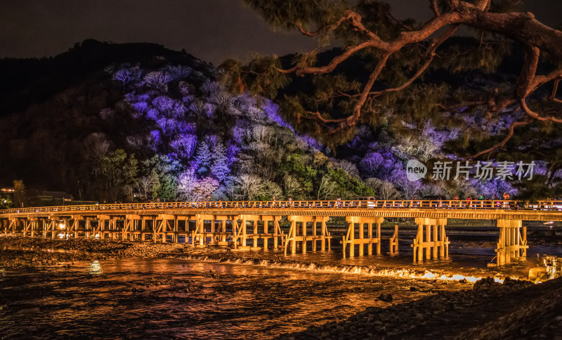 日本京都岚山渡月桥夜景