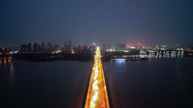 航拍安徽蚌埠龙湖大桥夜景