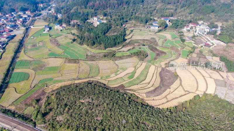 春耕农田农业种植山川丘陵航拍图