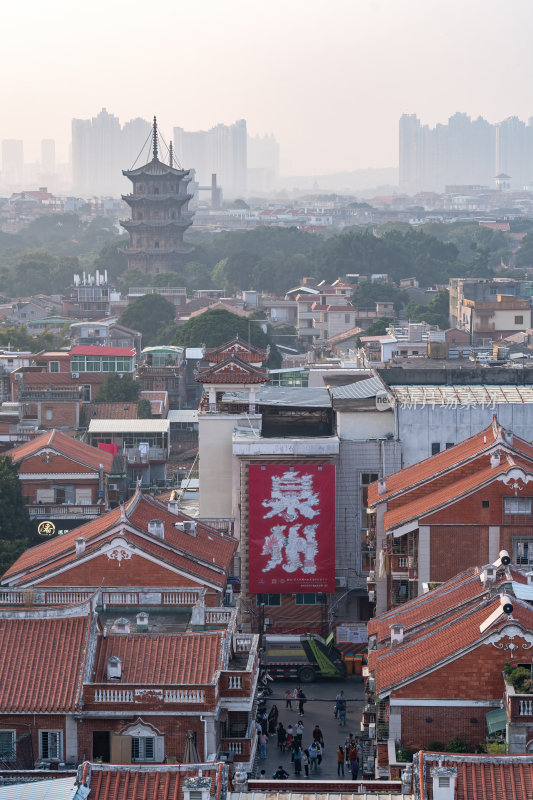 福建泉州古城风貌开元寺古镇双塔文化瑰宝