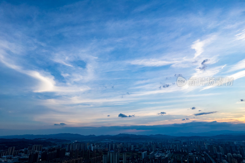 湖南怀化城市风光蓝天白云航拍图