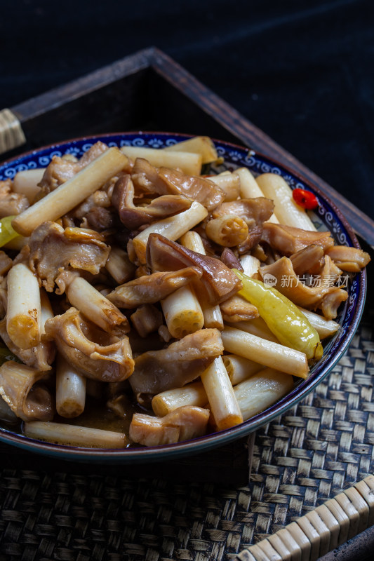 中式餐饮美食猪肚炒藕苗